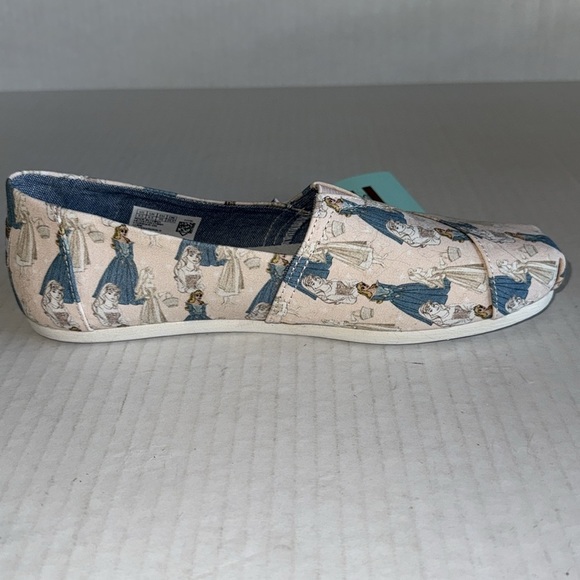 NWT TOMS X Disney Limited Edition Sleeping Beauty Slip On Shoes - Picture 4 of 11